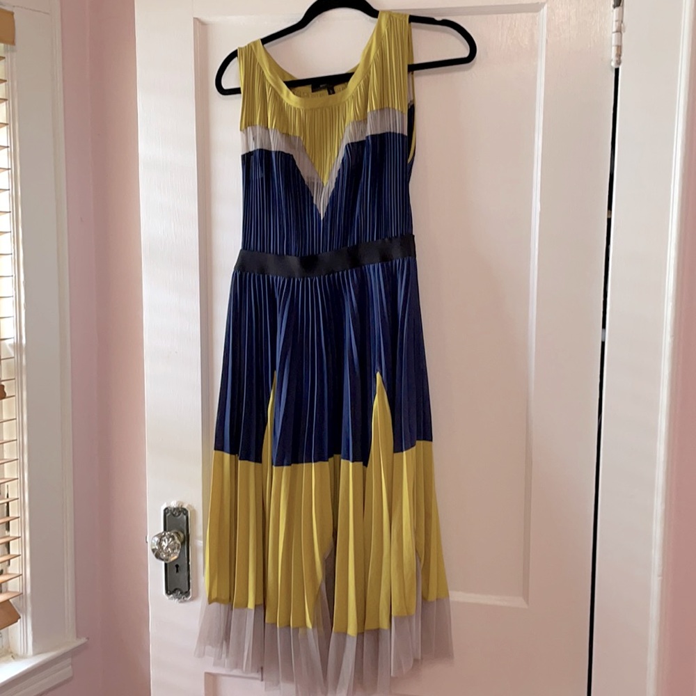 Like new BCBG midi dress